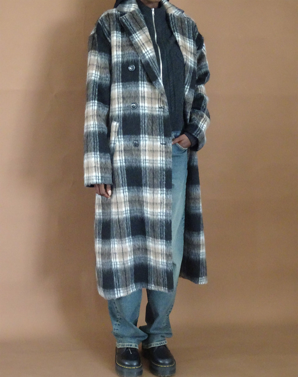 Sawai-Mantel in Schwarz und Braun