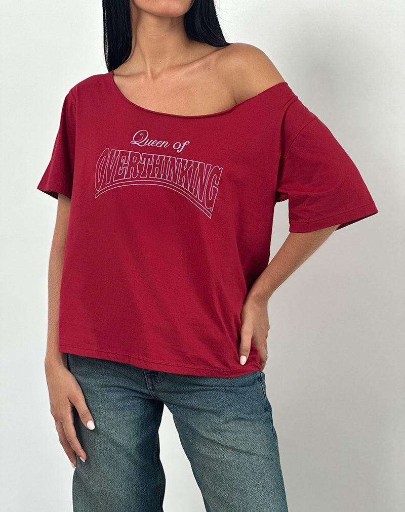 Scottie Slouchy Tee in Adrenalinrot mit Overthinking-Grafik