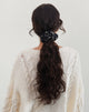 Bild von Scrunchie in Floral Land Schwarz