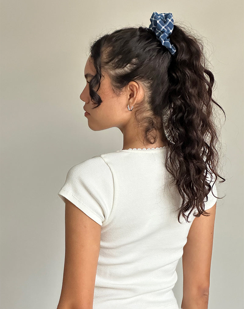 Bild von Scrunchie in Navy Tartan