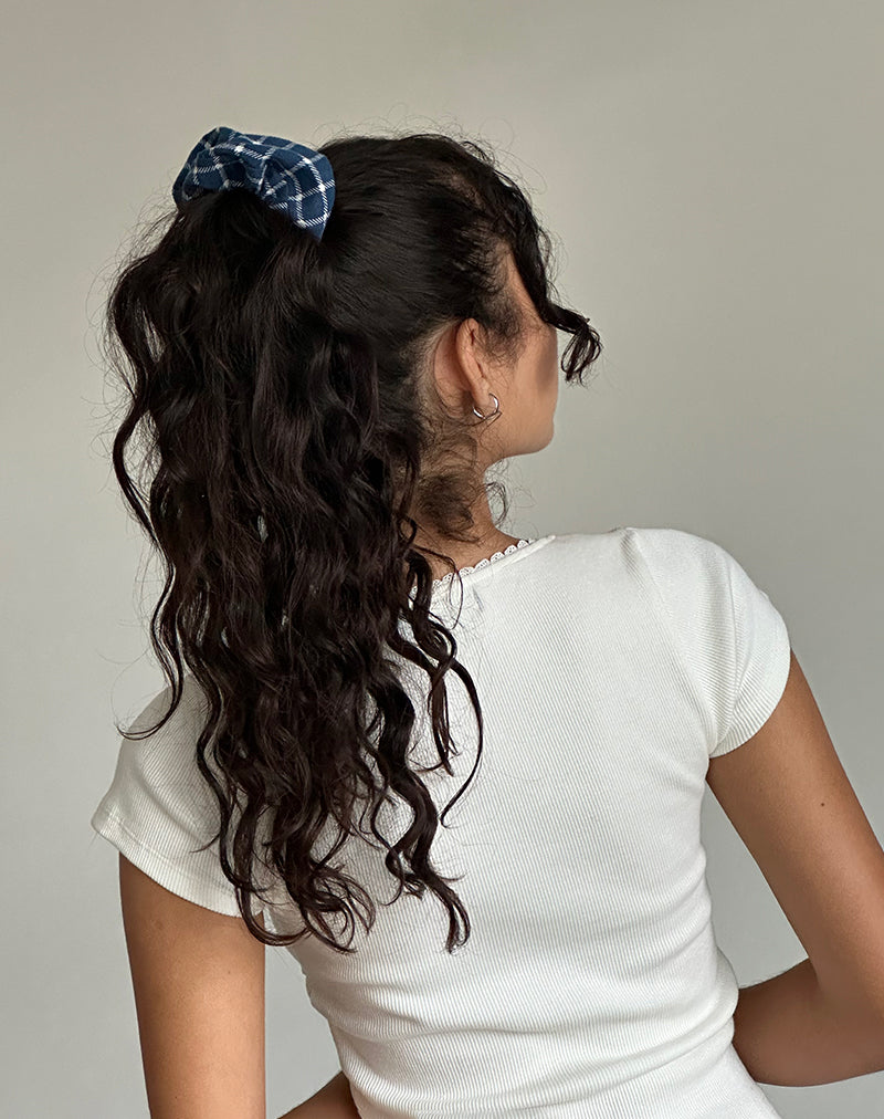 Bild von Scrunchie in Navy Tartan