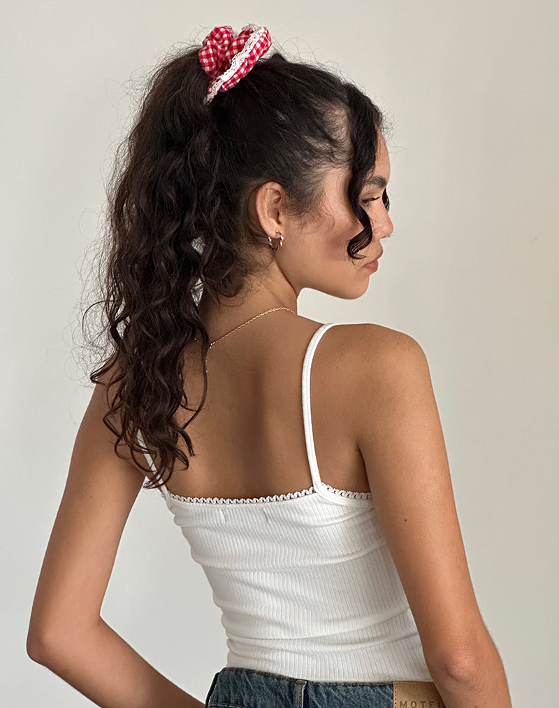 Bild von Scrunchie in Rot Gingham mit Spitze