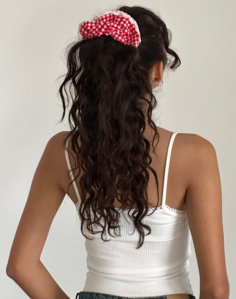 Bild von Scrunchie in Rot Gingham mit Spitze