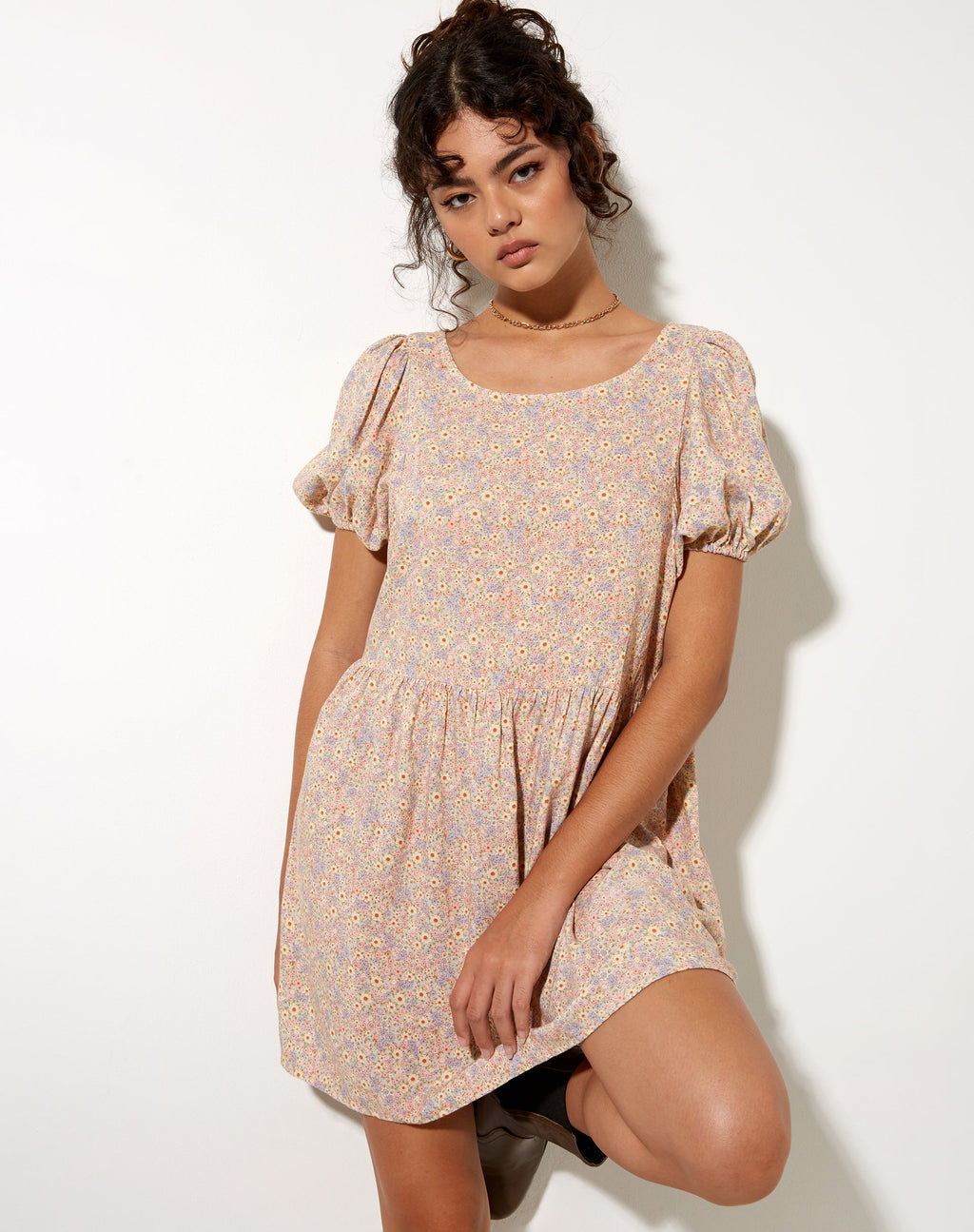 Senza Kleid in 70er Jahre Prairie Girl Floral