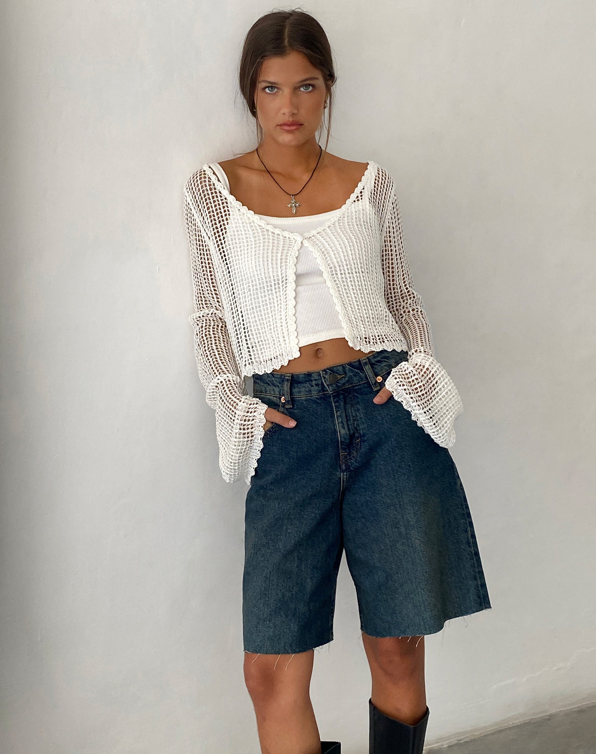 Bild von Septa Cropped Knit Cardigan in Elfenbein