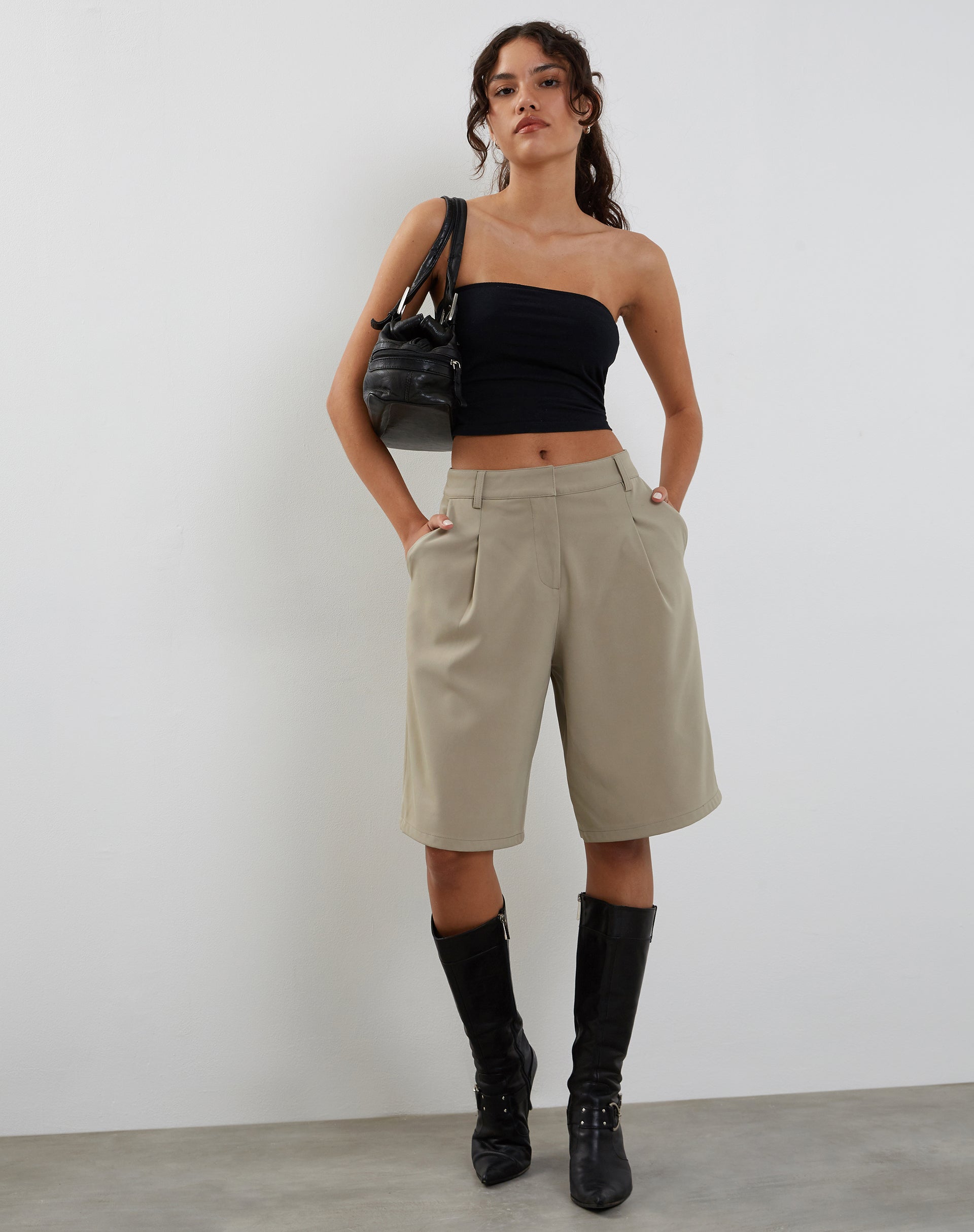 Bild von Setya Long Line Tailored Shorts in Taupe