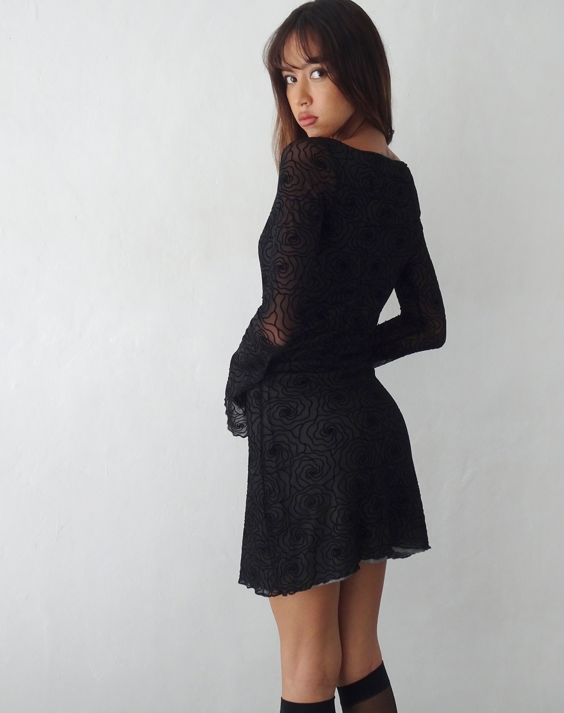 Image of Sevila Langärmeliges Minikleid aus Mesh Schwarz Abstrakte Blumenflocke