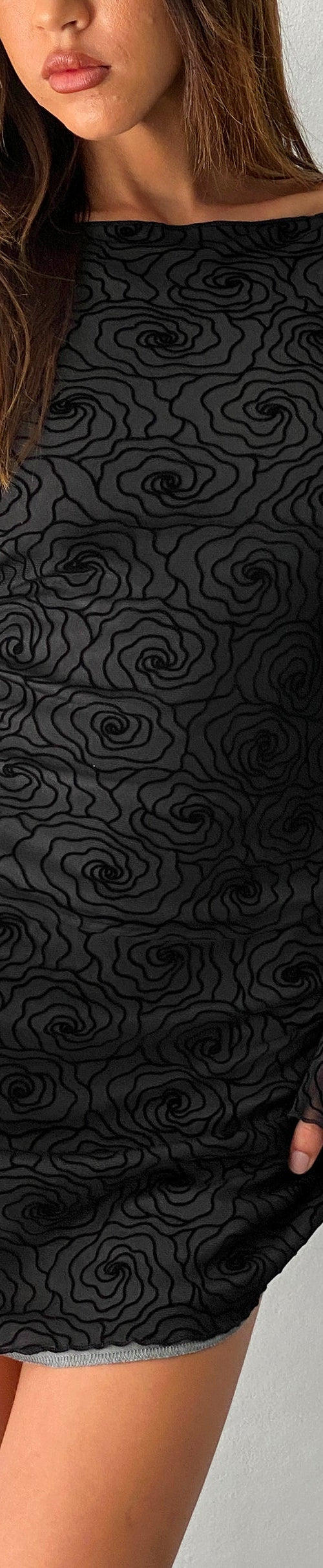 Image of Sevila Langärmeliges Minikleid aus Mesh Schwarz Abstrakte Blumenflocke