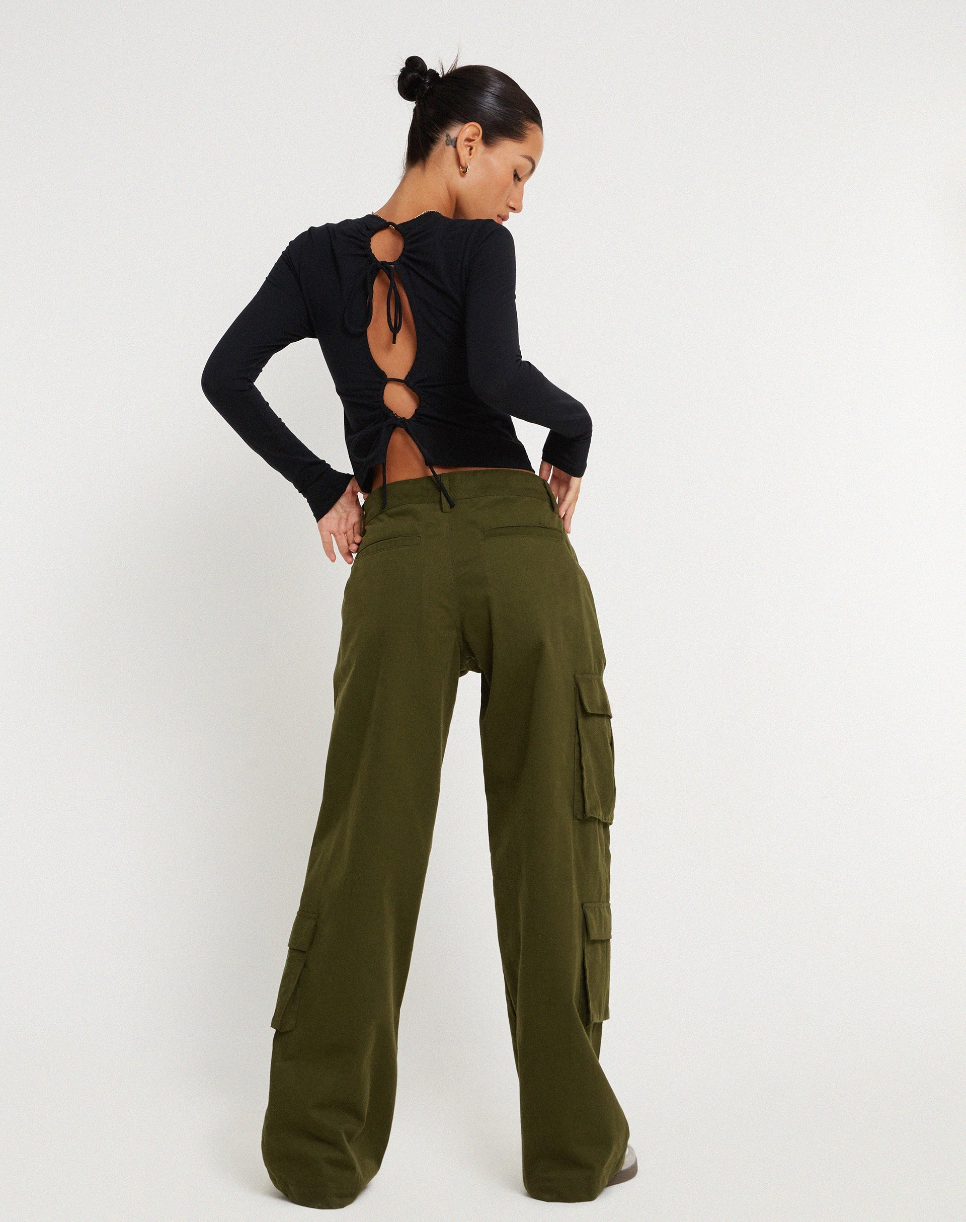 Shan Hose mit weitem Bein in Dunkel-Olive