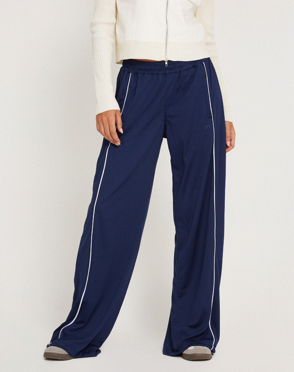 Shobi Jogger mit weitem Bein in Navy