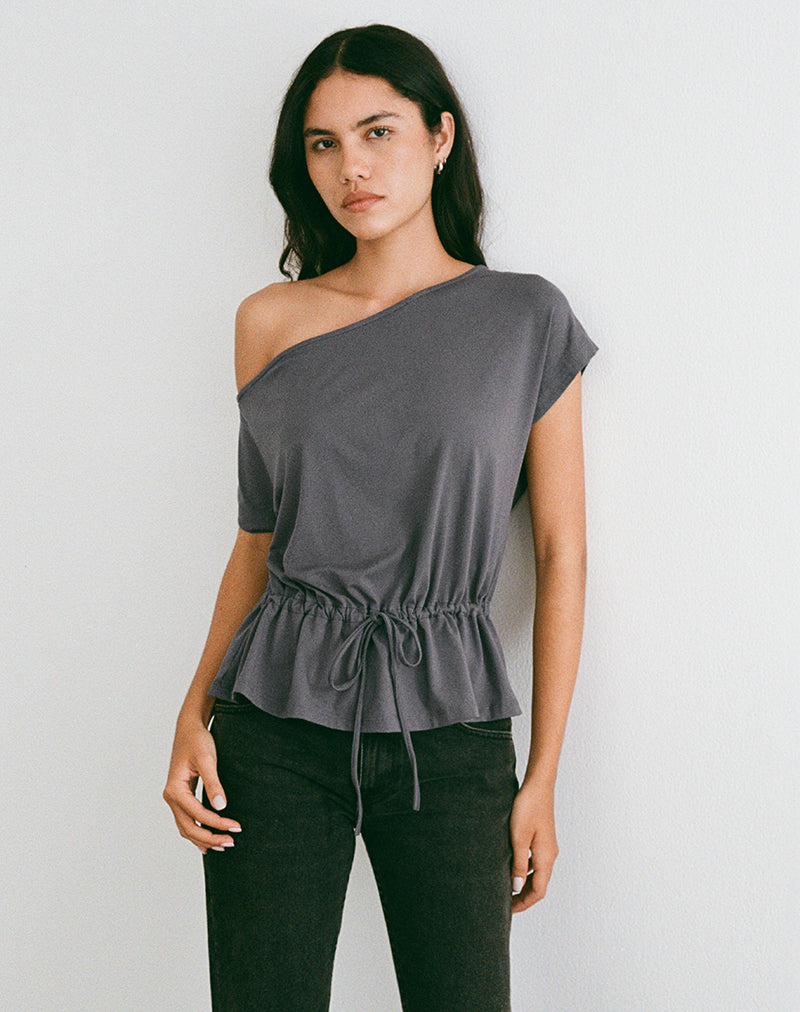 Bild des Sika One Shoulder Top in Anthrazitgrau mit Bindegürtel