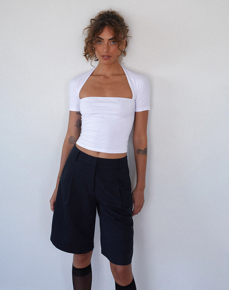 Sintya Taillierte Capri-Shorts in Marineblau