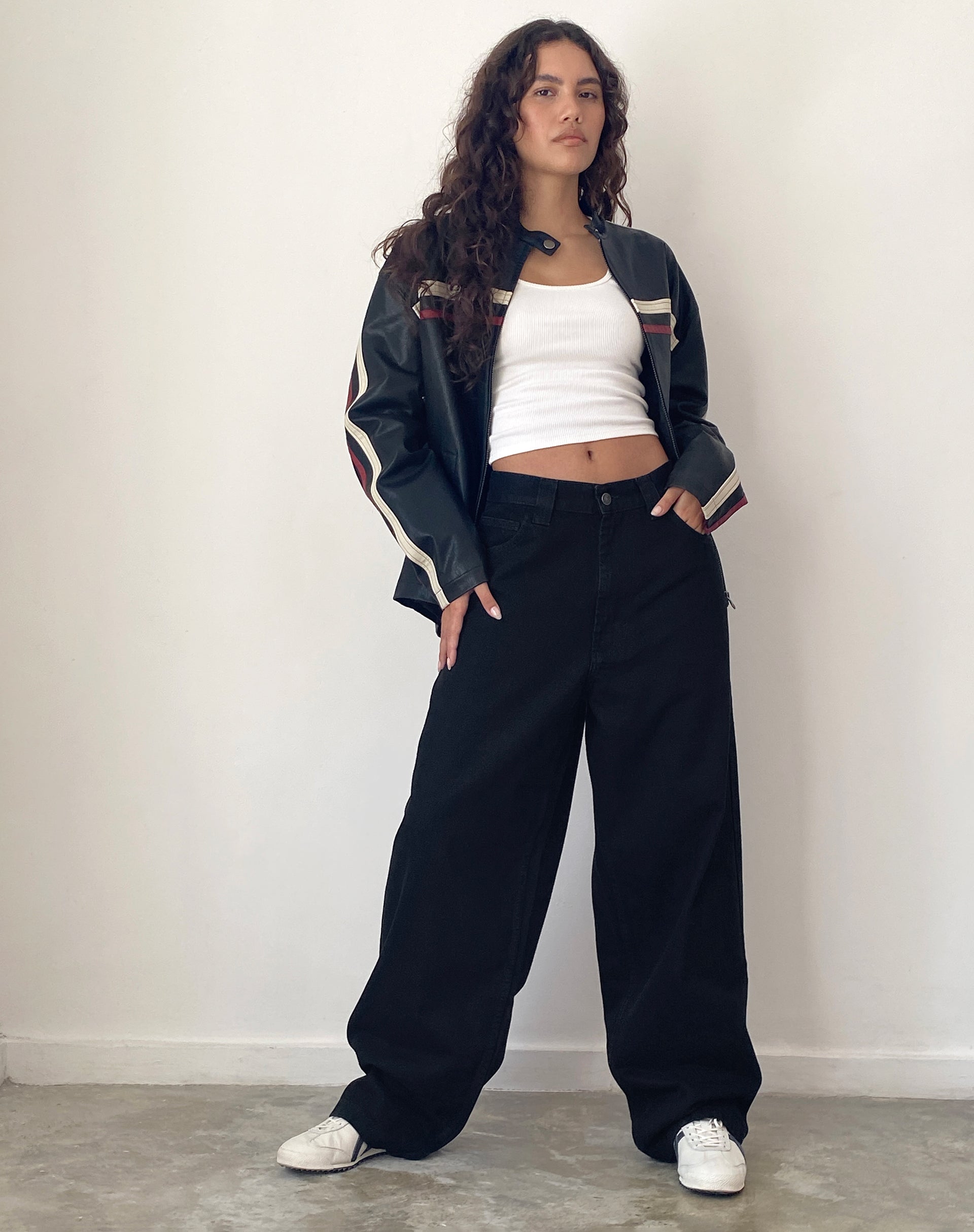 Bild von Skater Low Rise Jean in Rinse Schwarz