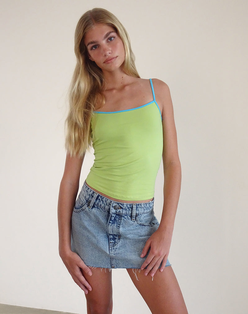 Image of Solani Top in Grün Banane mit blauem Einband