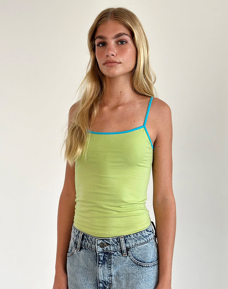 Image of Solani Top in Grün Banane mit blauem Einband