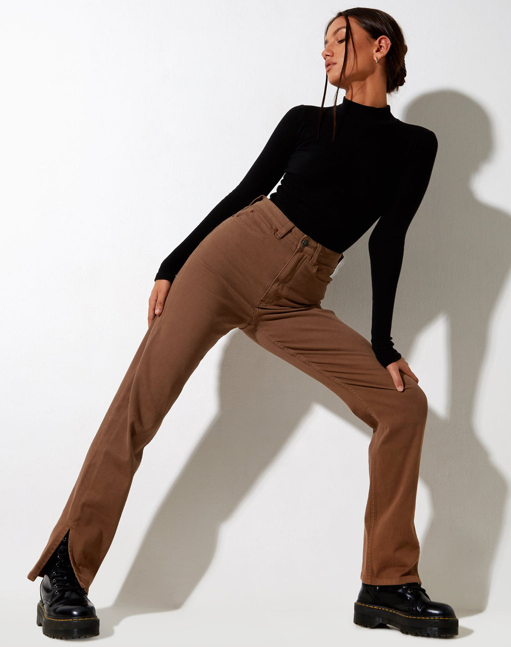Straight Leg Jeans in sattem Braun