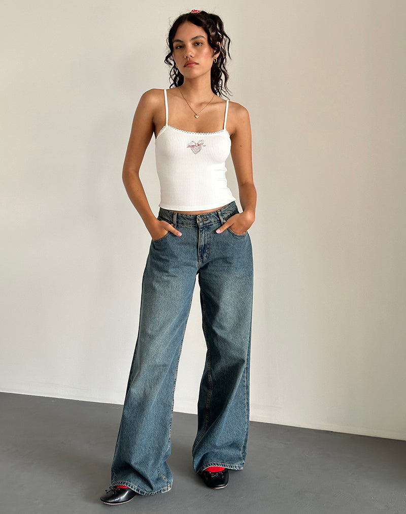 Suna Vest Top in Off White mit Erdbeer-Schleifenprint