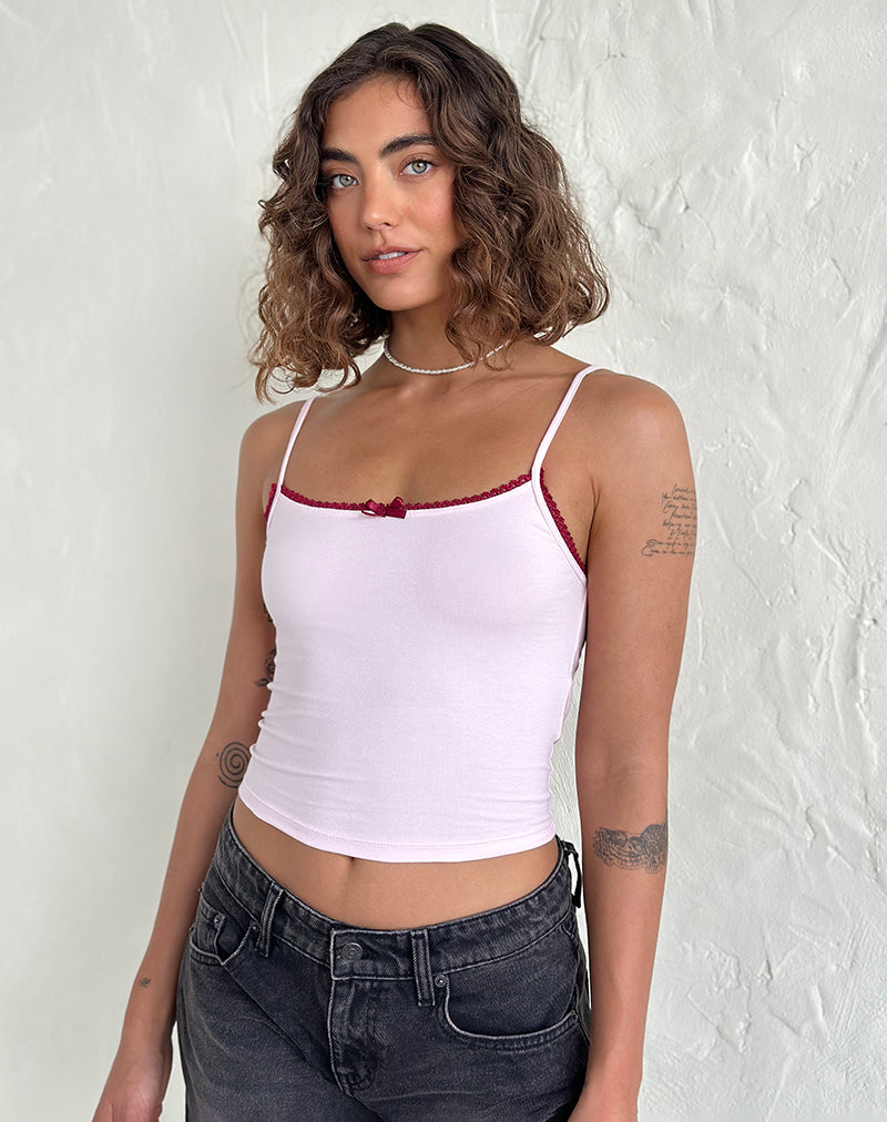 Suna Vest Top in Hellrosa mit burgunderrotem Besatz