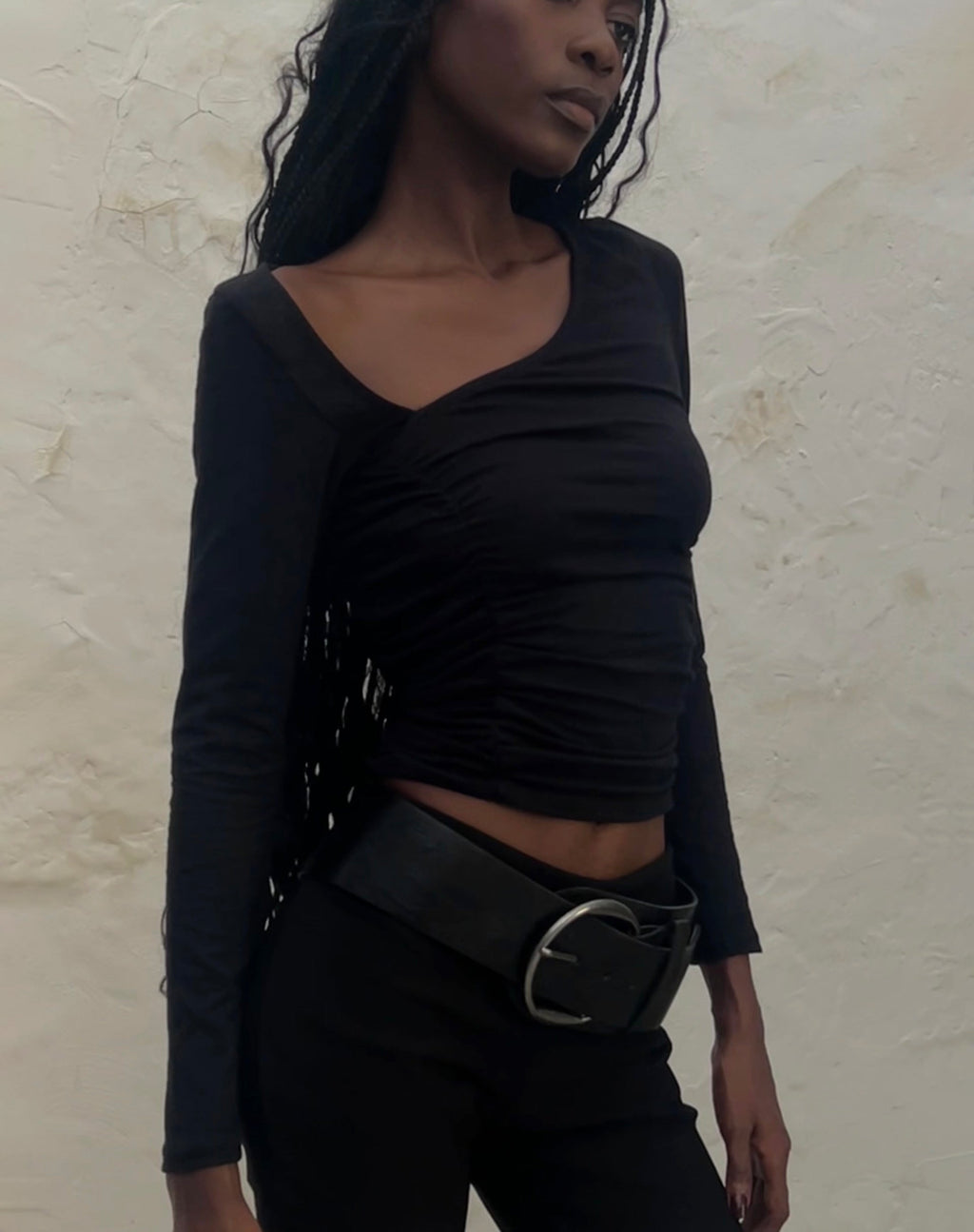 Sunbee Gerafftes Asymmetrisches Langarm-Top in Schwarz