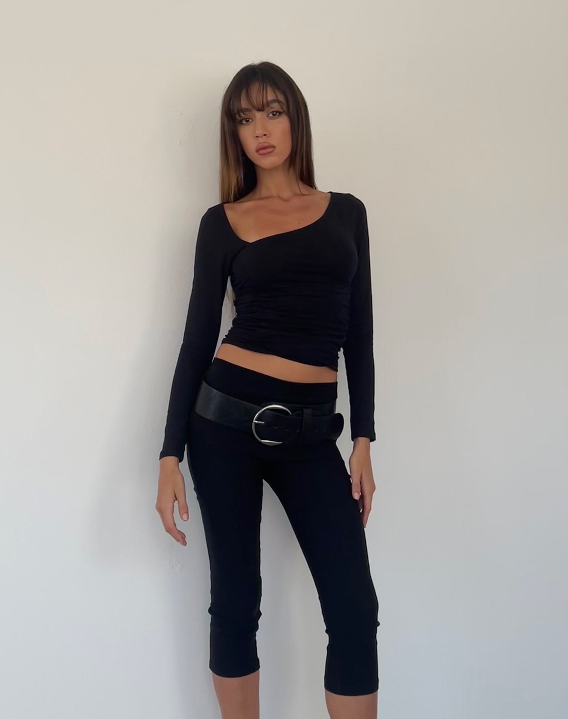 Image of Sunbee Asymmetrisches langärmeliges Top in Schwarz