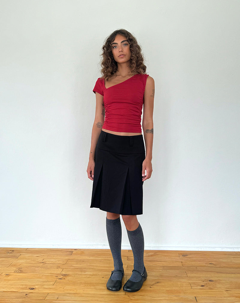 Bild von Sunhee Slash Neck Top in Adrenalin Rot