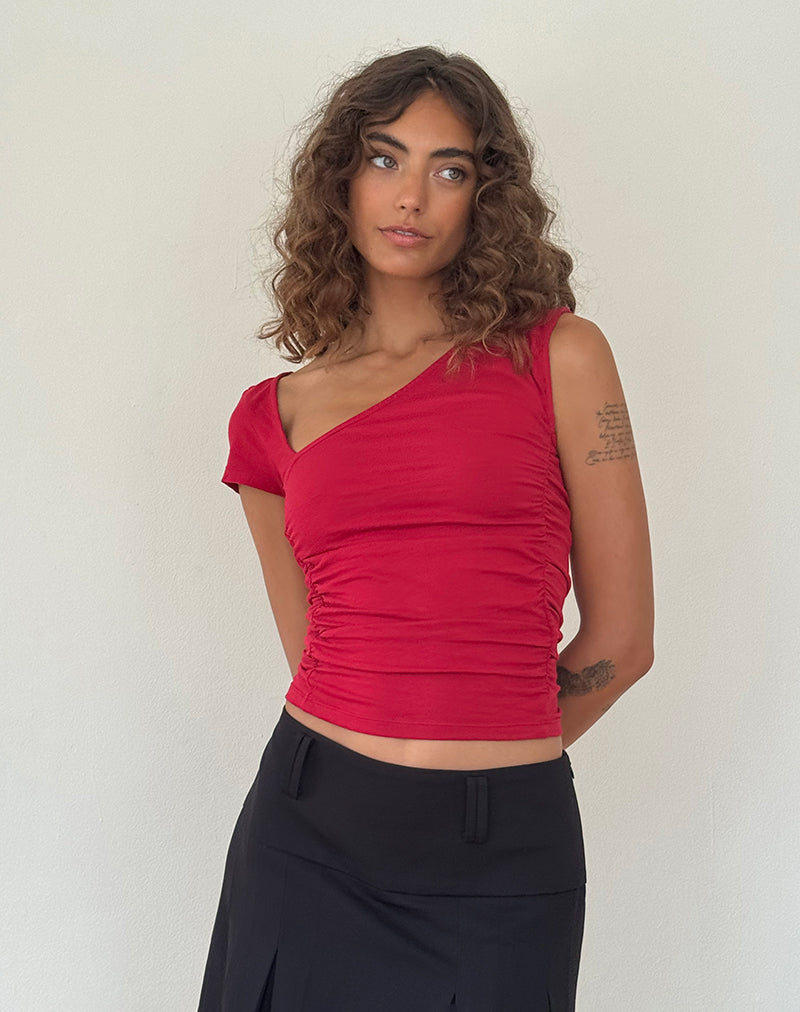 Bild von Sunhee Slash Neck Top in Adrenalin Rot