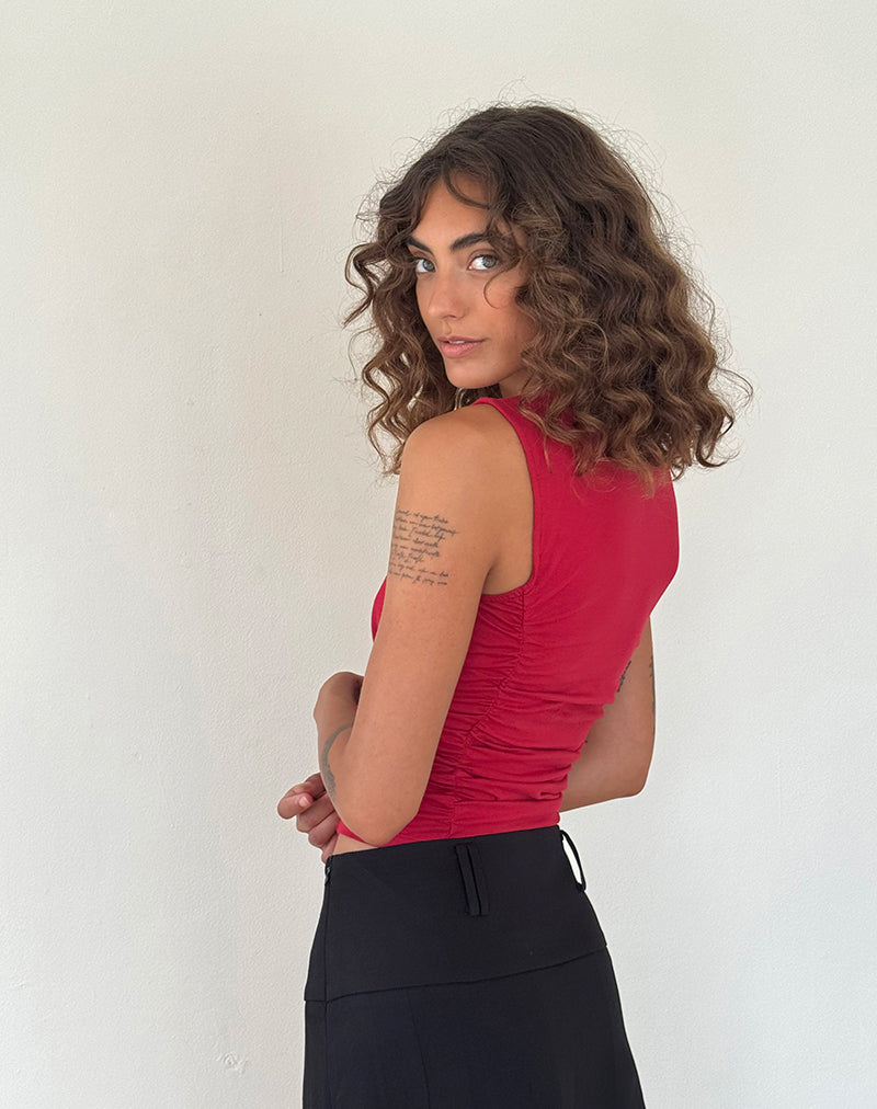 Bild von Sunhee Slash Neck Top in Adrenalin Rot