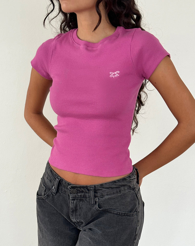 Image of Suti Tee in Kaschmir Rosa mit hellrosa Schleife M Stickerei