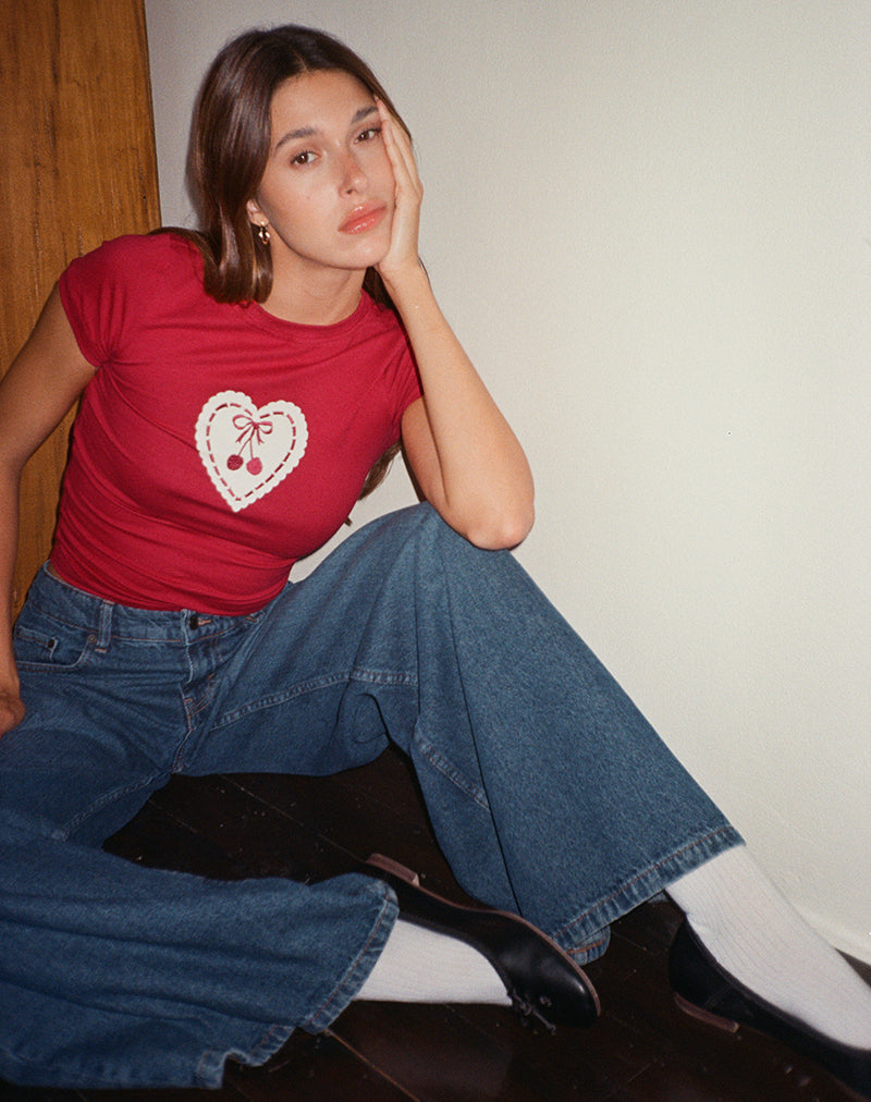 Bild von Sutin Baby Tee in Adrenalin Rot mit gesticktem Kirschkern