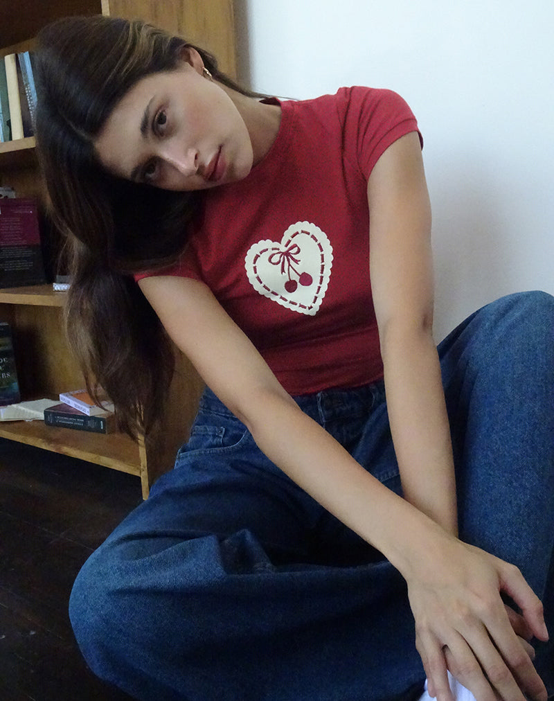 Bild von Sutin Baby Tee in Adrenalin Rot mit gesticktem Kirschkern