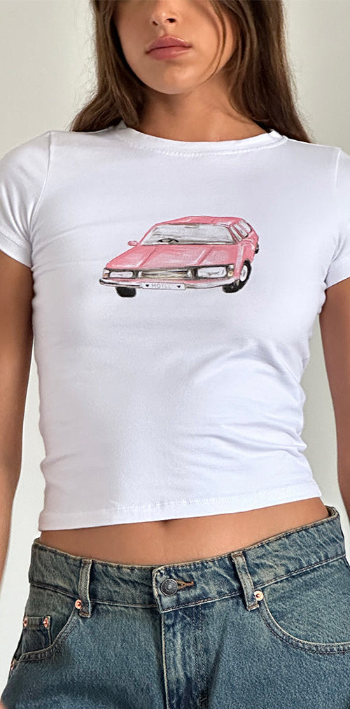 Bild von Sutin Tee in Weiß mit Scribble Car Grafik