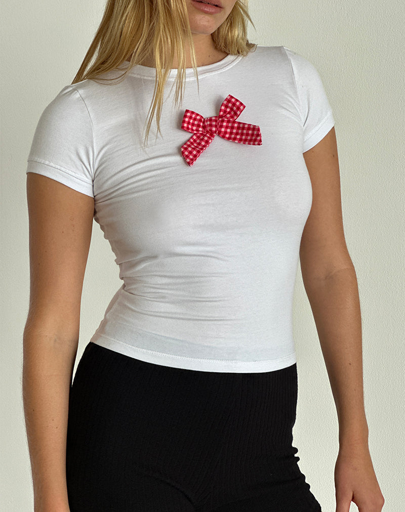 Sutin Tee in Weiß mit roter Gingham-Schleife