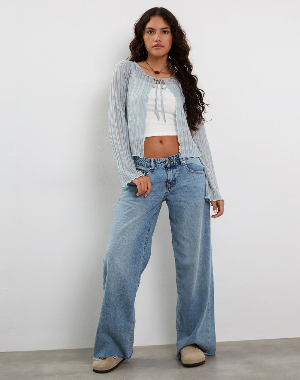 Tabitha Strickjacke mit Krawatte in Puderblau