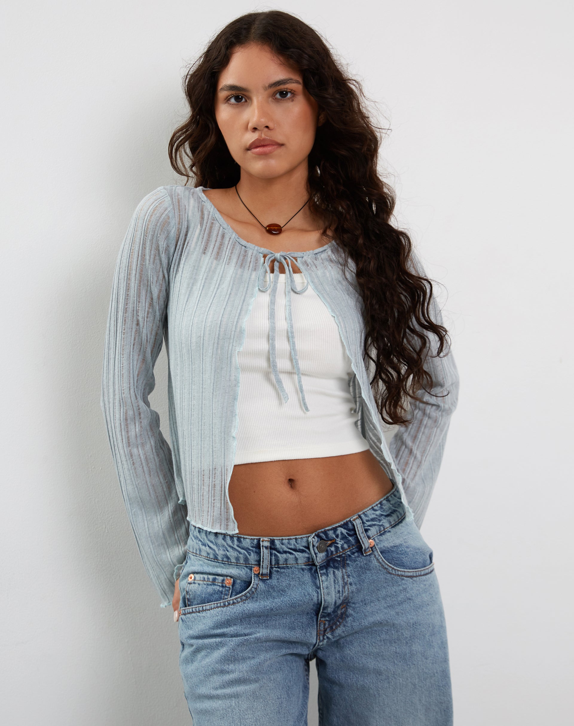 Bild von Tabitha Tie Front Cardigan in Puderblau
