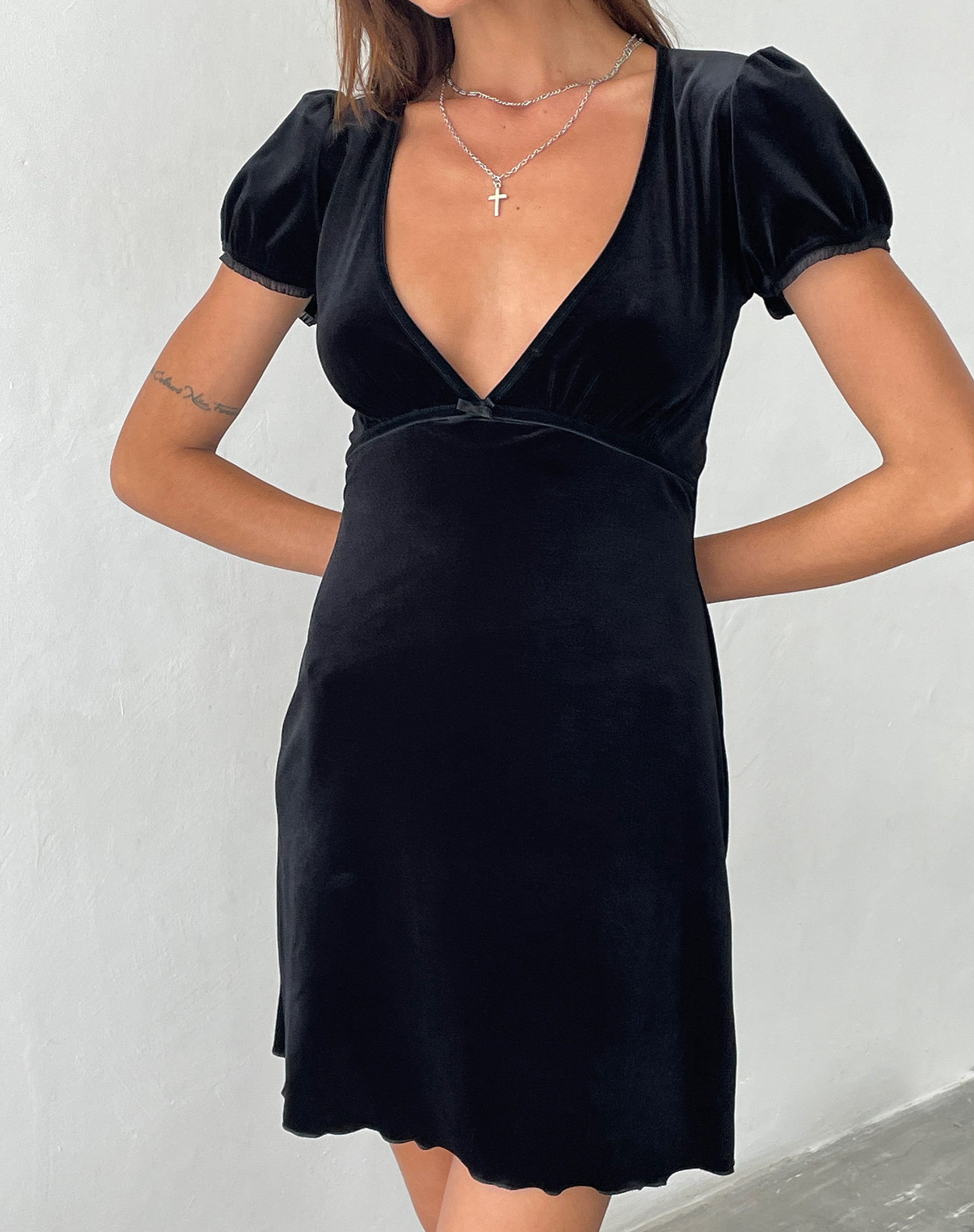 Image of Tabitha Minikleid aus schwarzem Samt