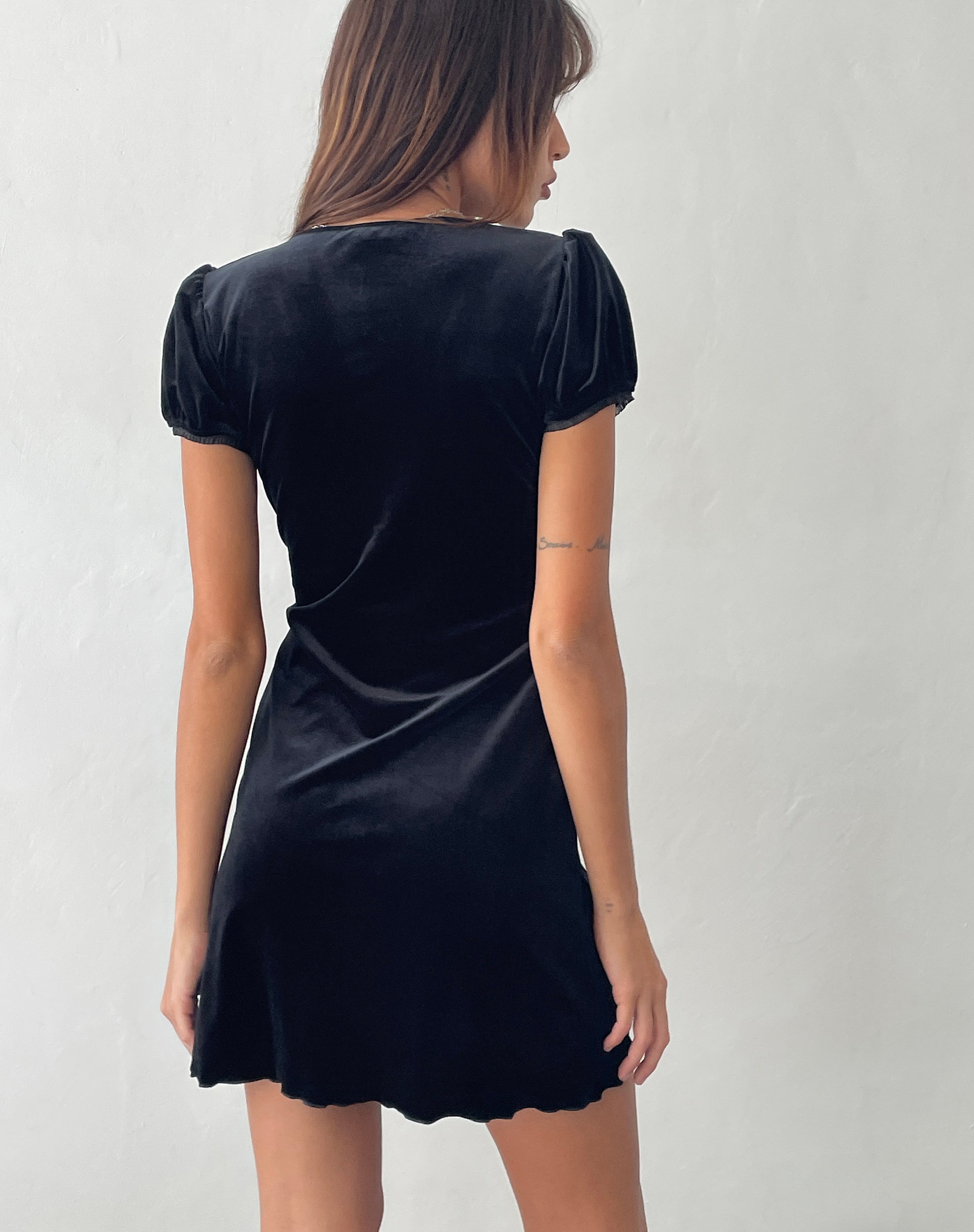 Image of Tabitha Minikleid aus schwarzem Samt