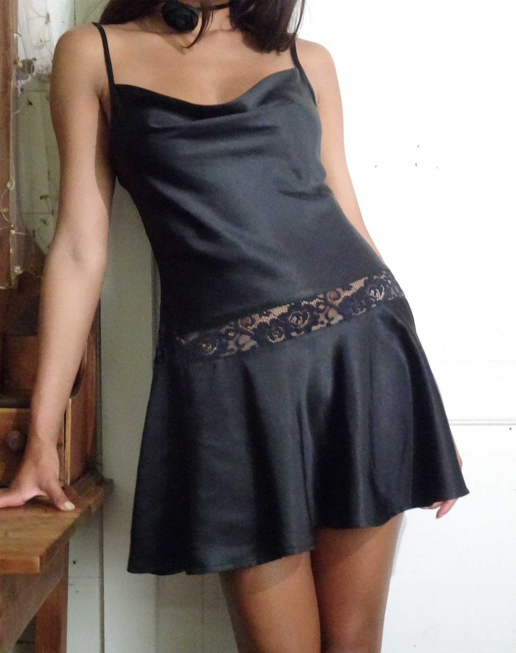 Tahira Mini-Slipkleid aus Satin Schwarz