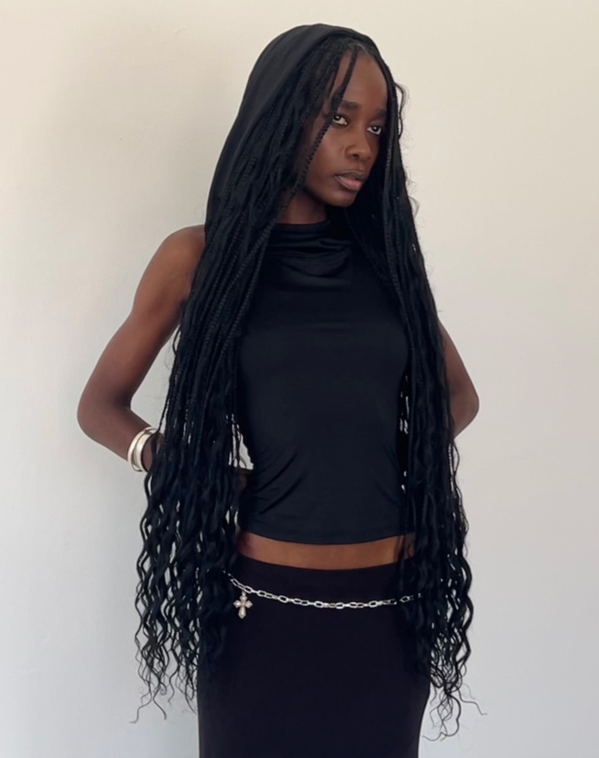 Image of Tapia Kapuzen-Tank-Top in Schwarz Slinky