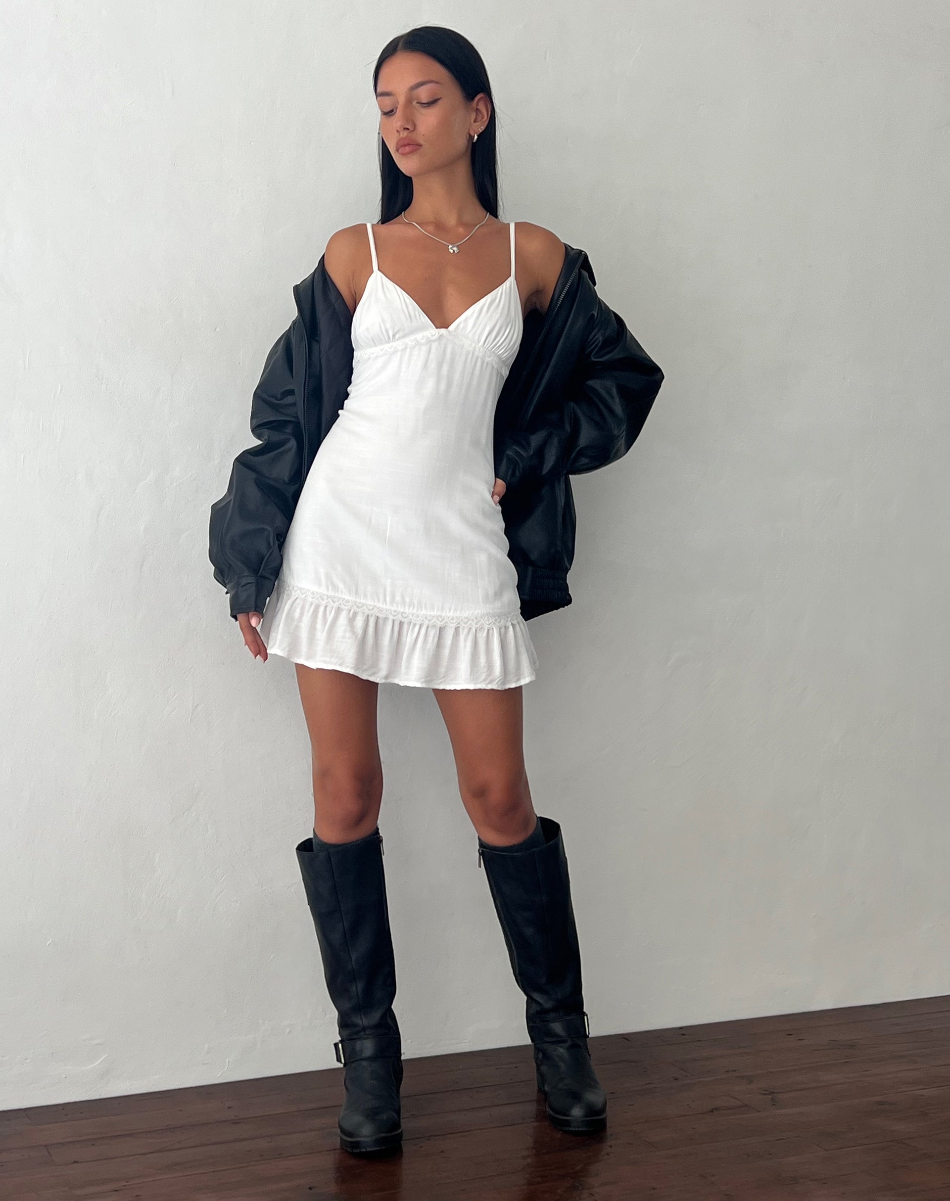 Bild von Tavita Rüschen-Minikleid in Weiß