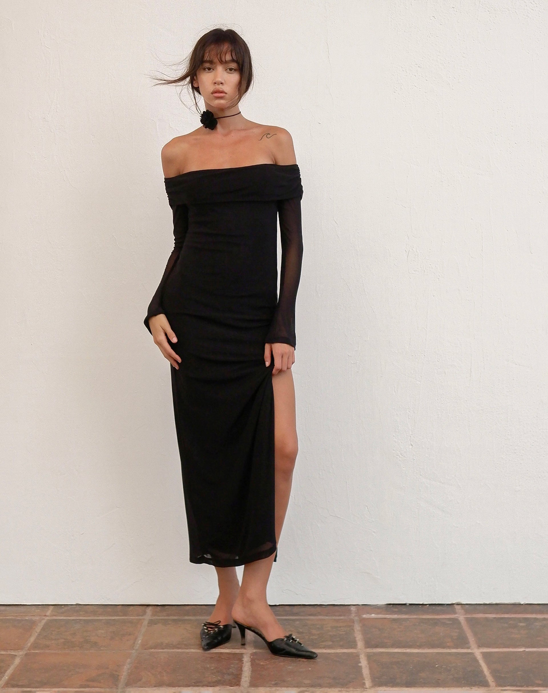 Image of Terika Bardot Langärmeliges Maxikleid aus Mesh Schwarz