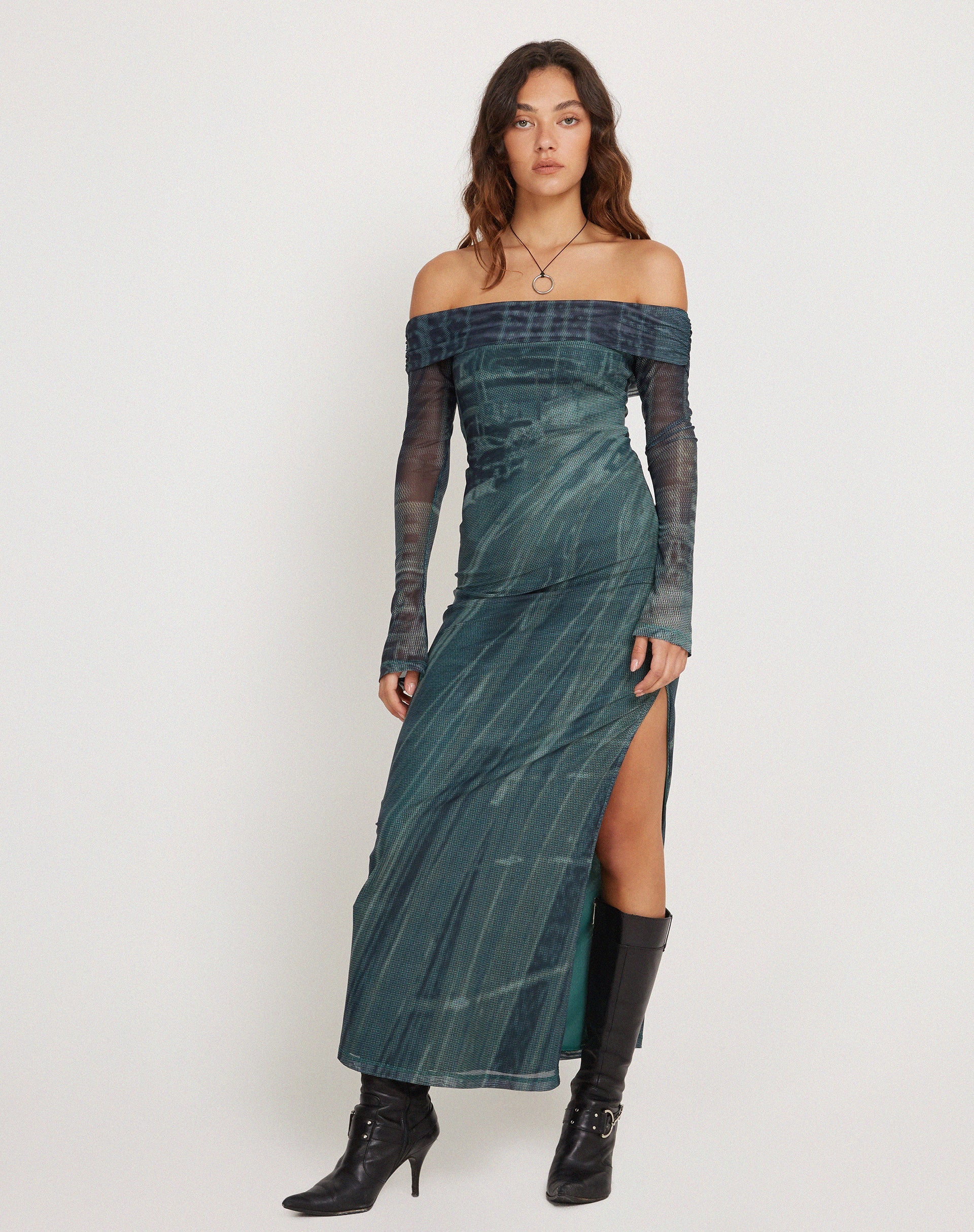 Abbildung von Terra Bardot Midikleid in Cityscape Grün