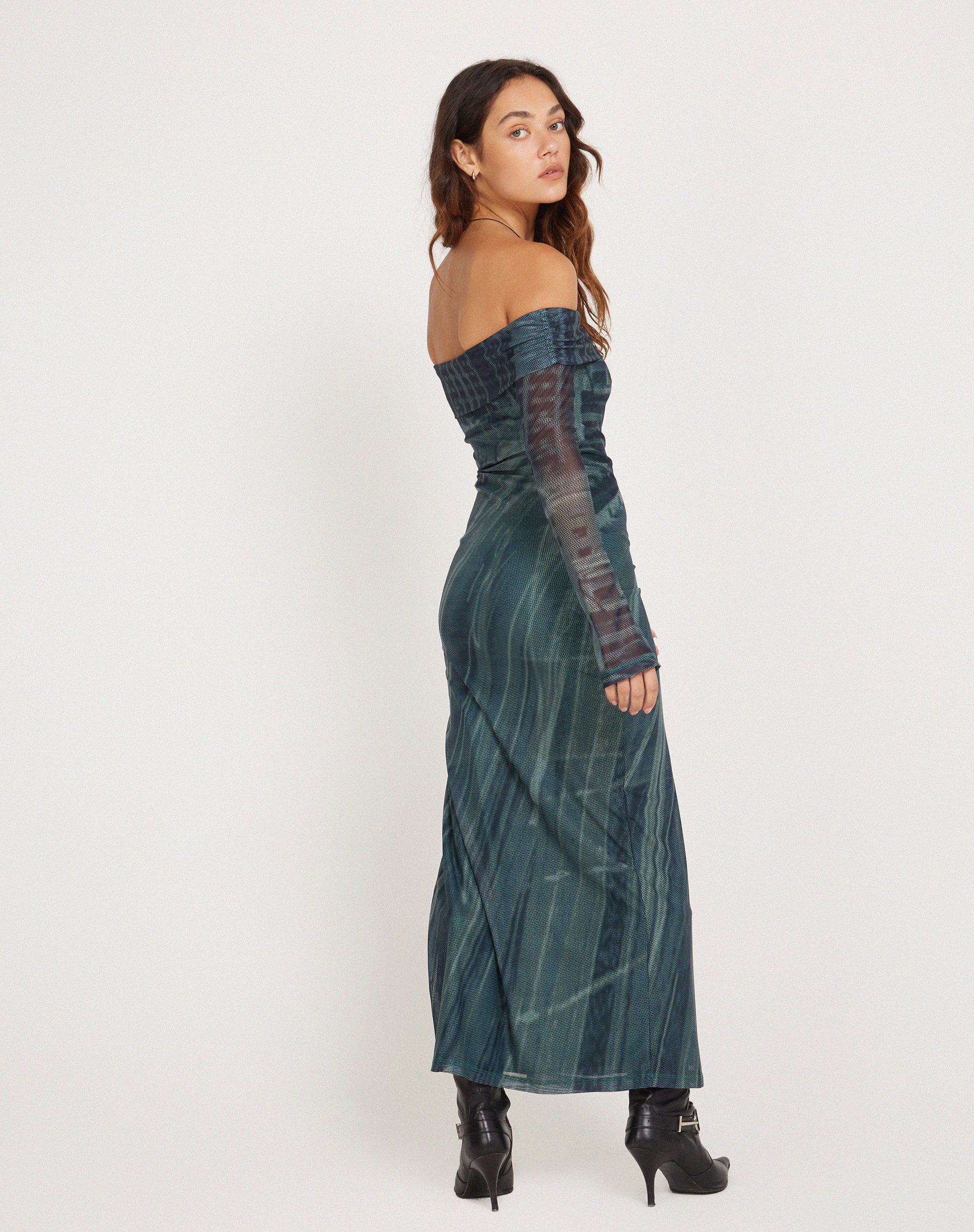 Abbildung von Terra Bardot Midikleid in Cityscape Grün