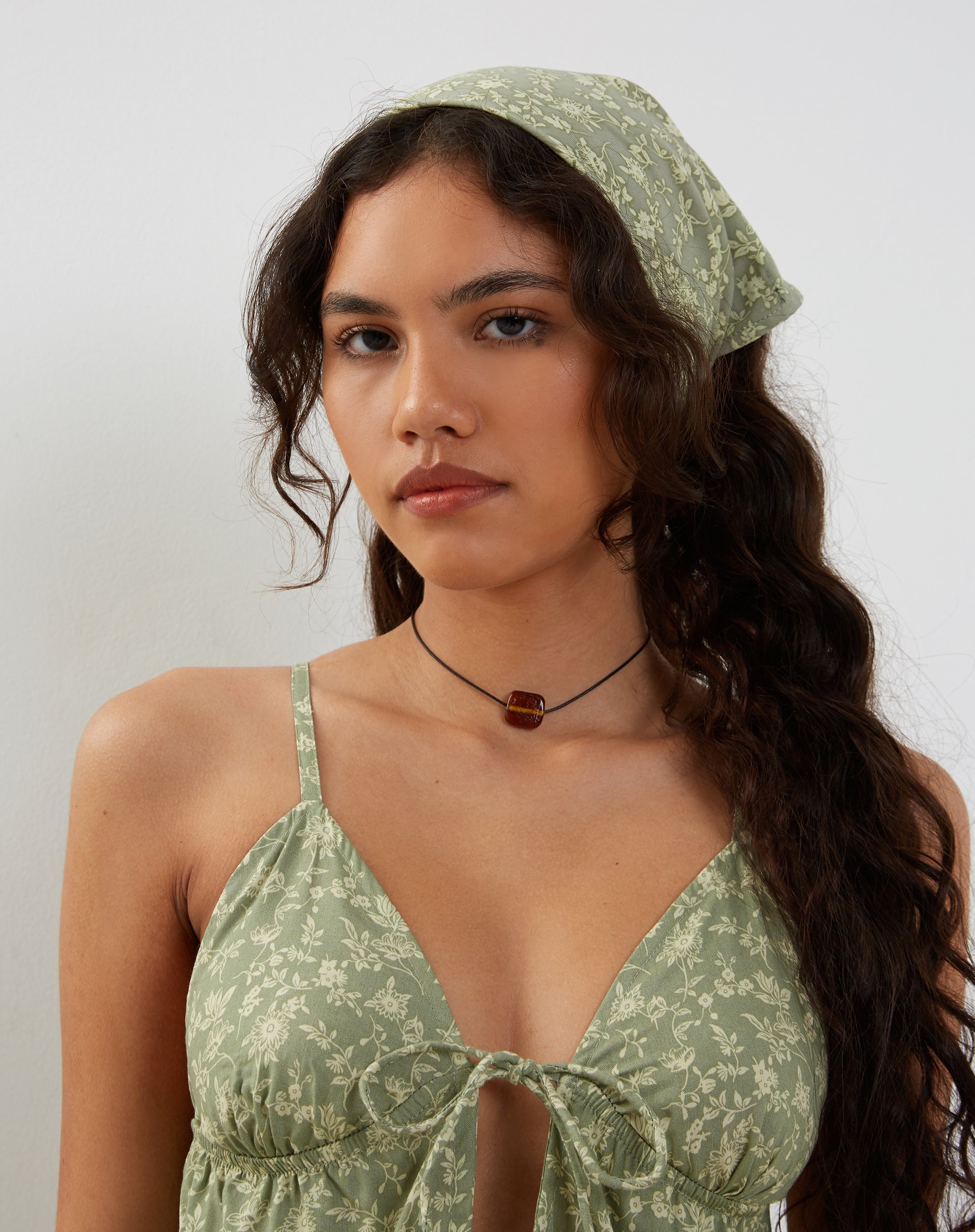 Bild von Tezza Tie Front Cami Top in Ditsy Floral Grün