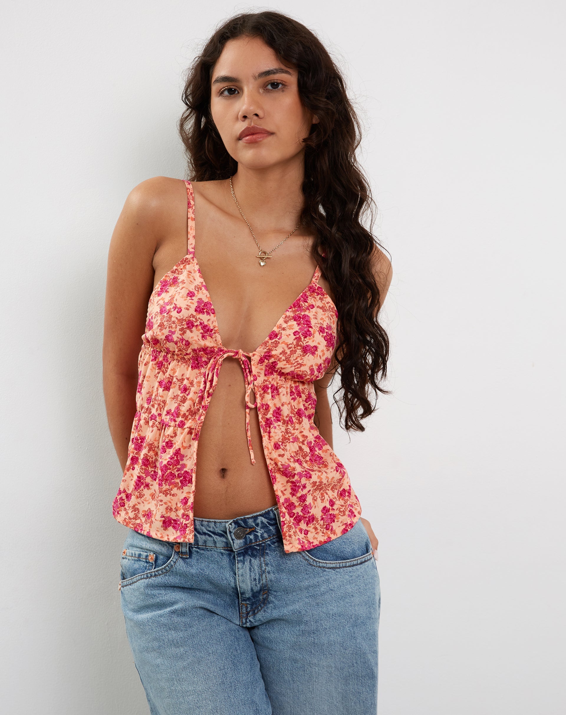 Bild von Tezza Tie Front Cami Top in Dark Wild Flower Cantaloupe