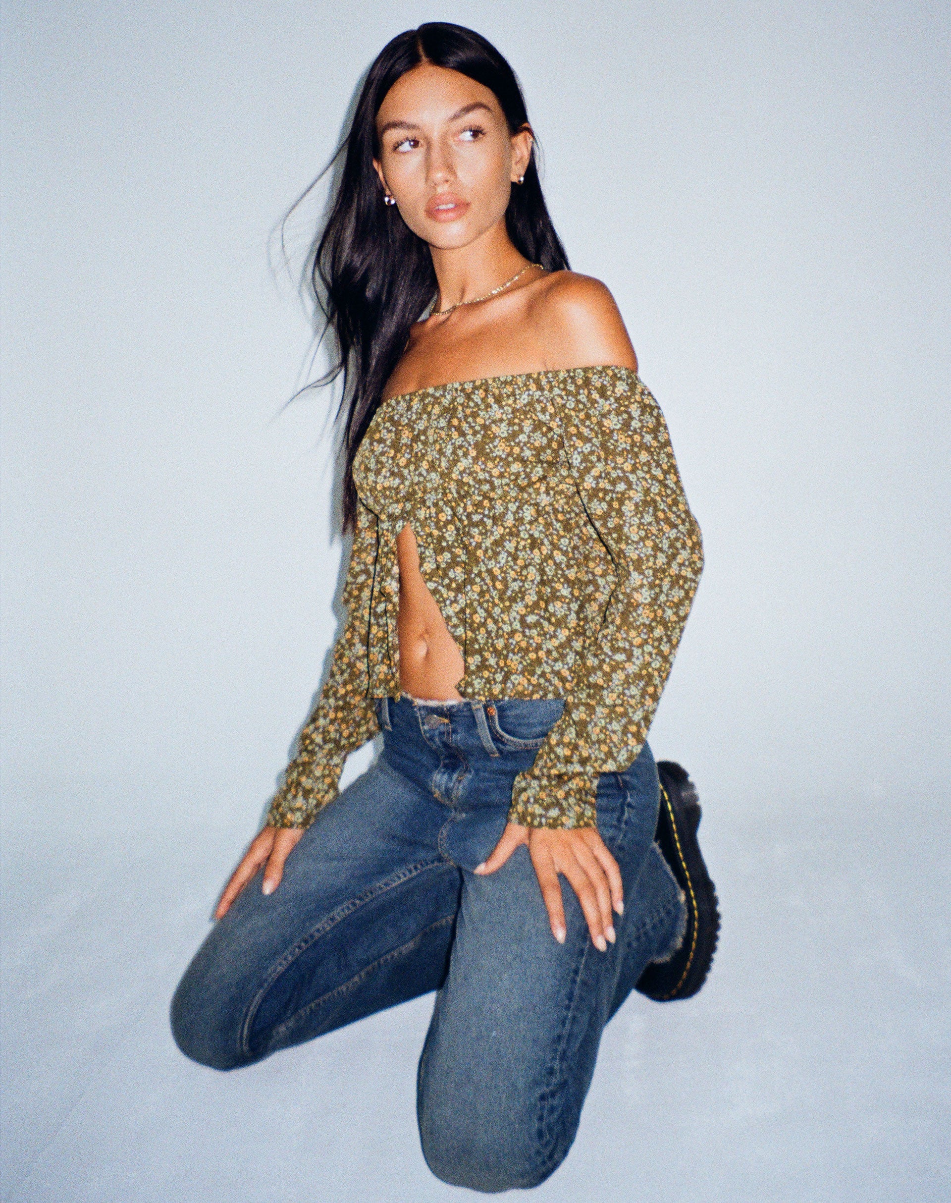 Bild von THENA TOP GRUNGEY FLORAL KHAKI