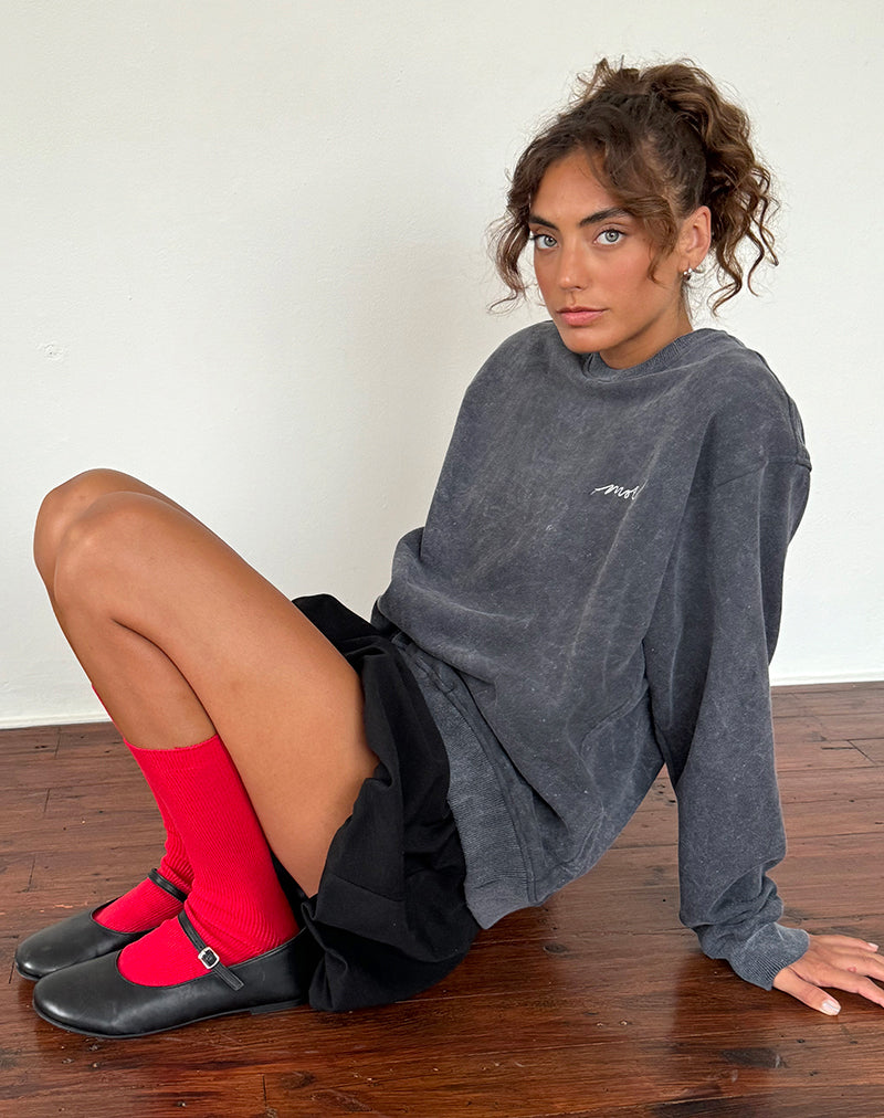 Tillie Pullover in schwarzer Waschung mit weißer 'MOTEL'-Stickerei