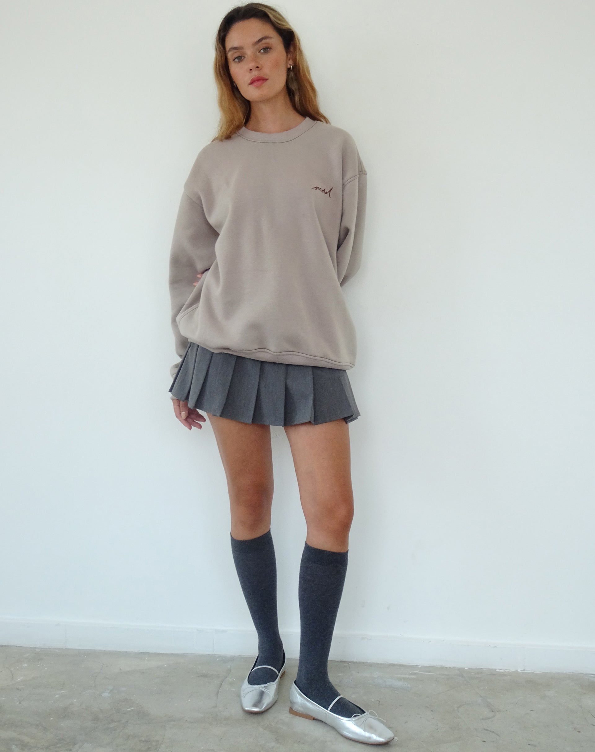 Image of Tillie Sweatshirt in Pilz mit brauner Motel-Stickerei