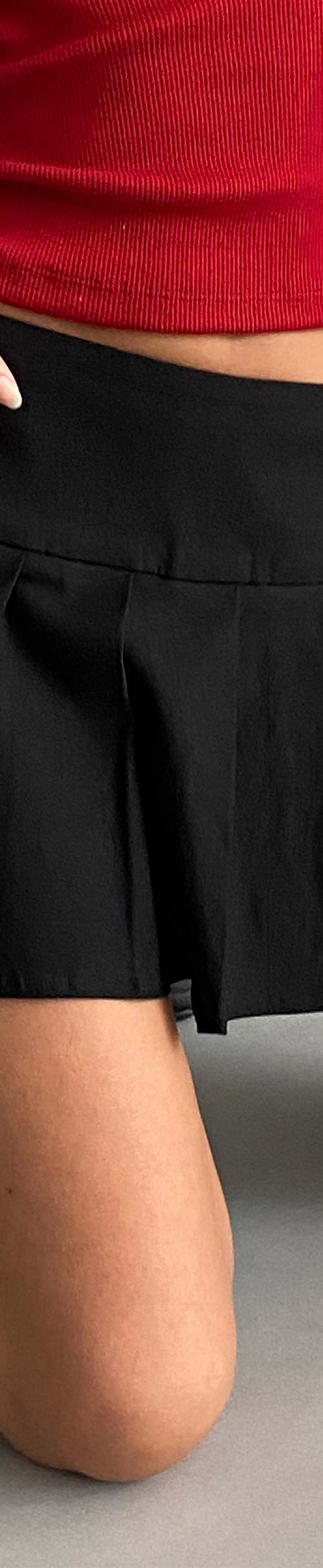 Bild von MOTEL X OLIVIA NEILL Casini Faltenrock in Tailoring Schwarz