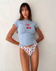 Bild von Tiona Tee in Nantucket Blau mit Kirschenaufdruck