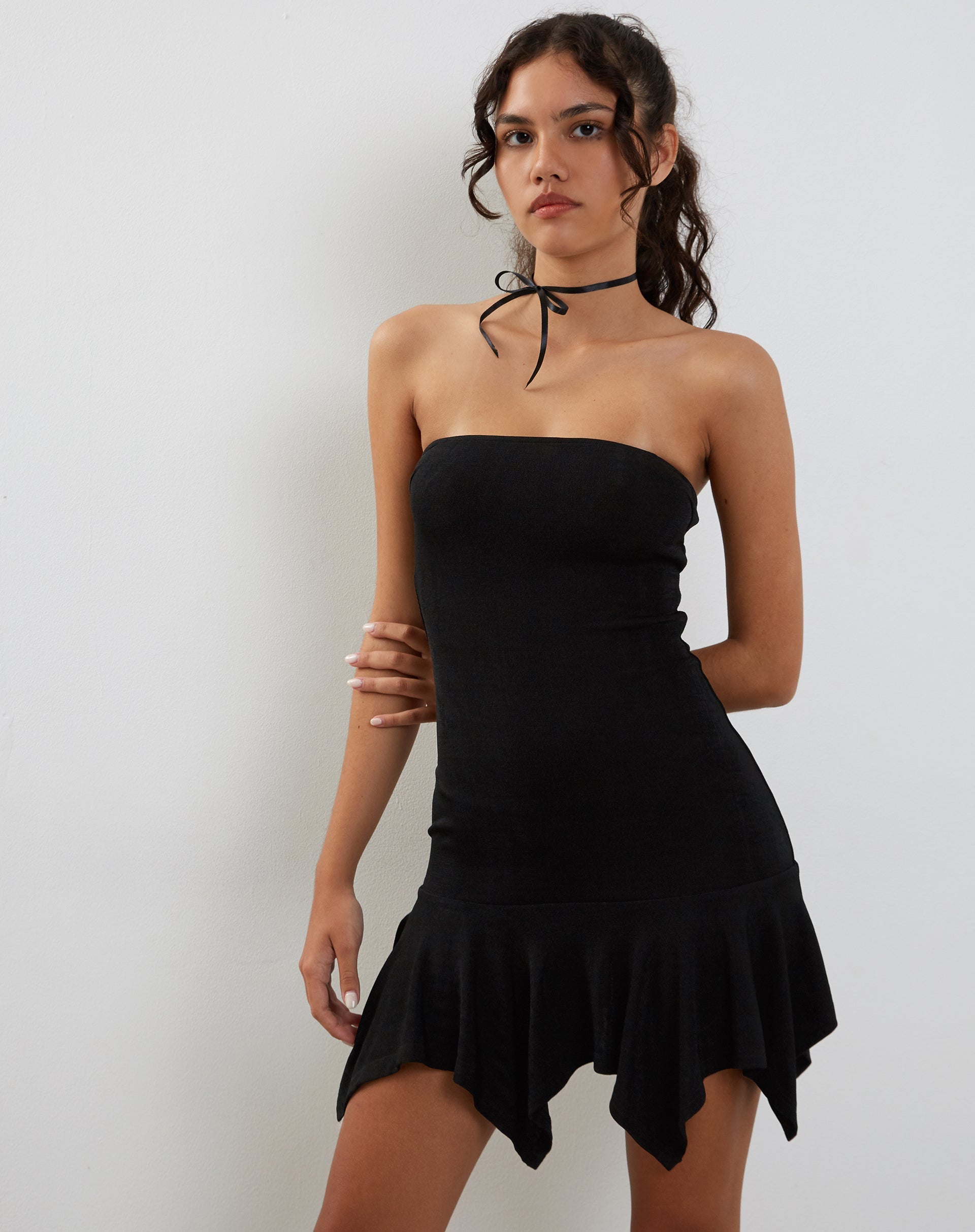Bild von Towina Bandeau Slinky Mini Dress in Schwarz